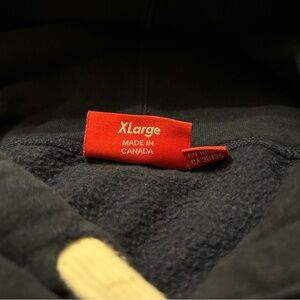 Supreme navy blue sweatshirt